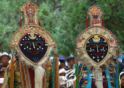 藏戲面具：多姿多彩！