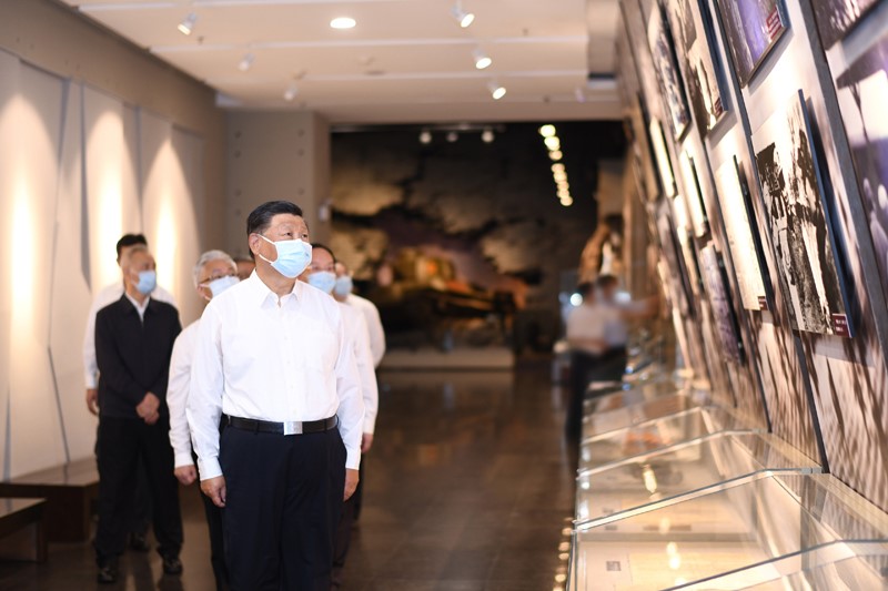 2022年8月16日至17日，中共中央總書記、國家主席、中央軍委主席習近平在遼寧考察。這是16日下午，習近平在錦州市考察遼沈戰(zhàn)役紀念館。 新華社記者 燕雁 攝